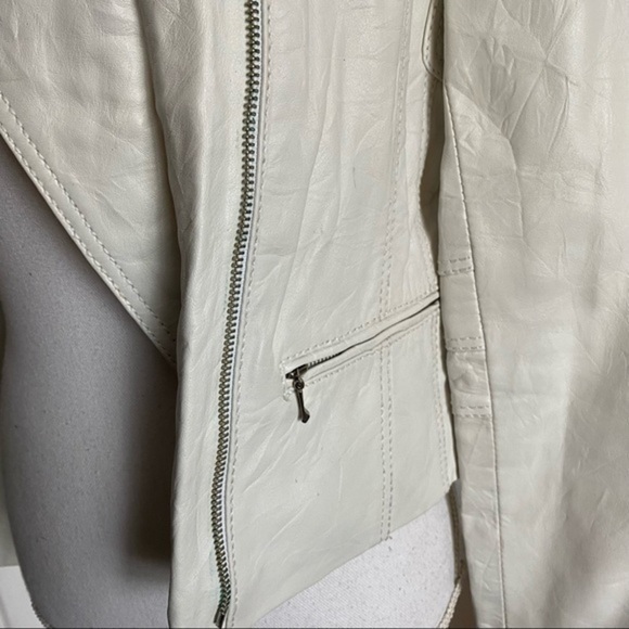 Kenneth Cole • Cream Leather Moto Jacket - Picture 5 of 9
